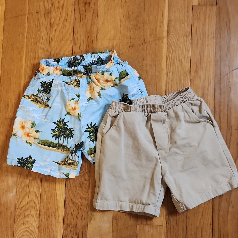 2‎ pairs of shorts